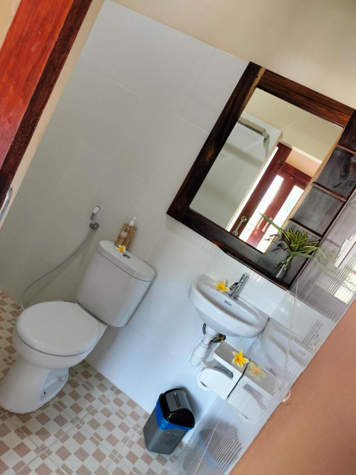 Semilir Inn Senggigi Exterior foto